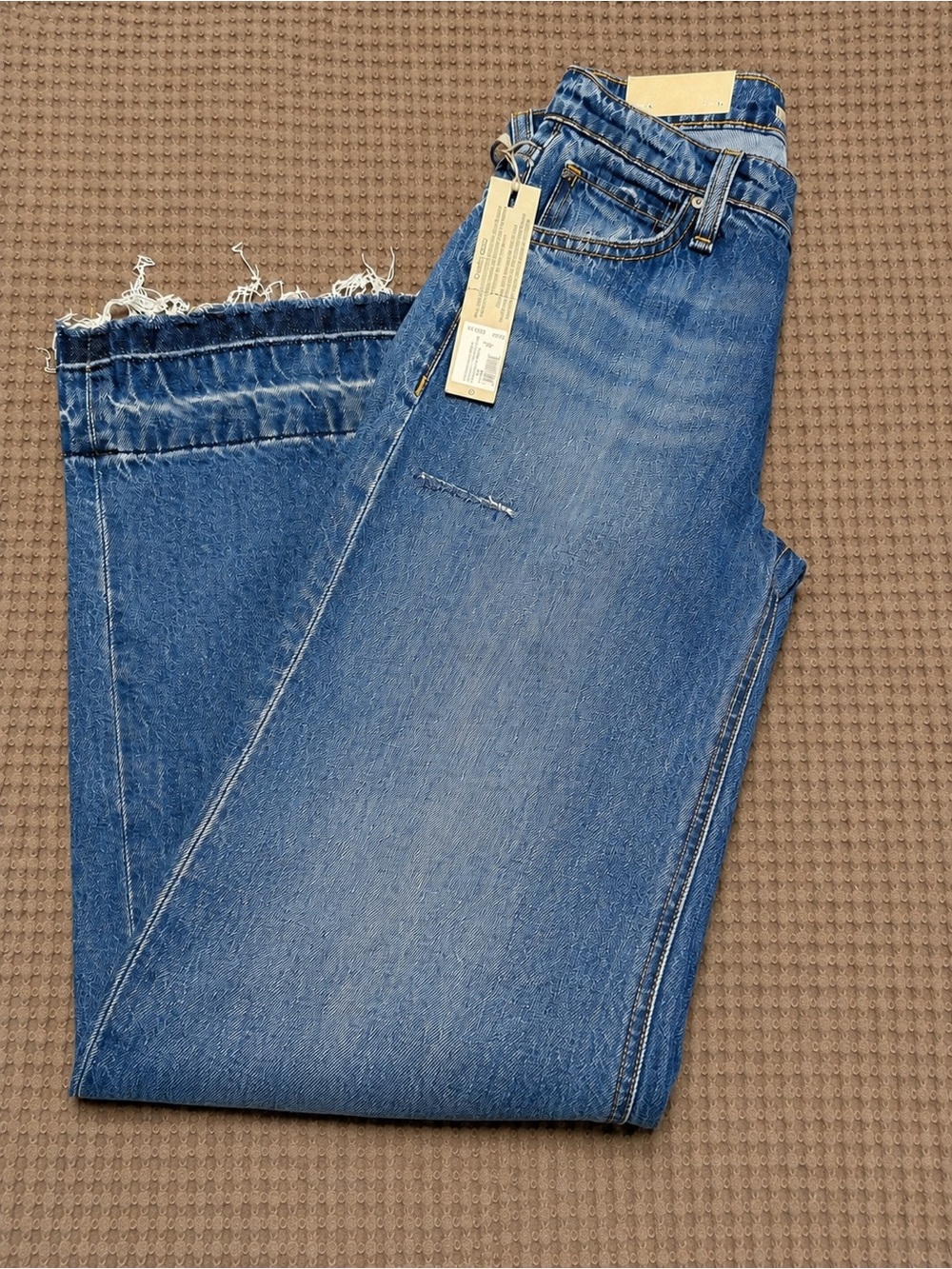 NWT-Hudson Jeans Distressed Light Blue Cropped Frayed-Hem Denim